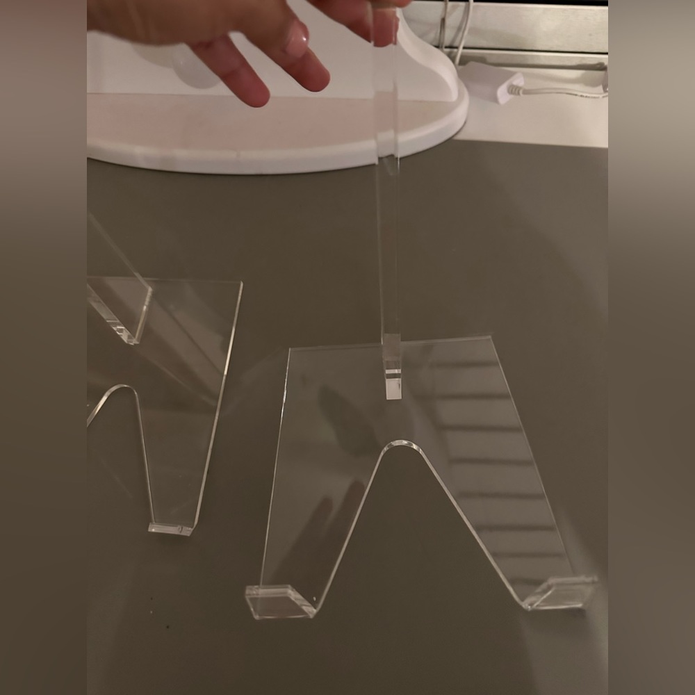 Acrylic picture frame holder